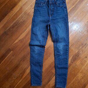 Old Navy Extra High Rise Rock Start Skinny Jeans